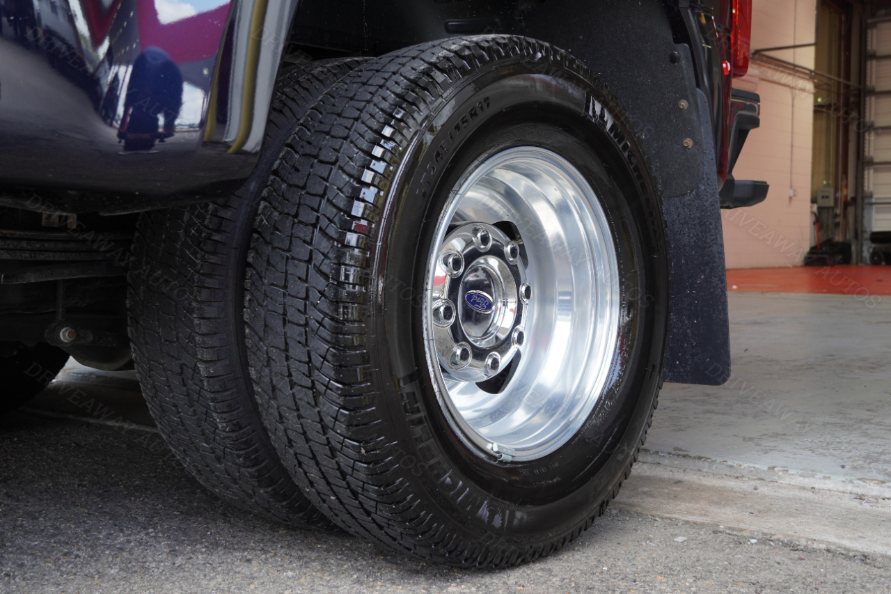 Ford Super Duty F-350 DRW XLT 4WD Crew Cab 8' Box 2025 Ford Super Duty F-350 DRW XLT 4WD Crew Cab 8' Box 2025