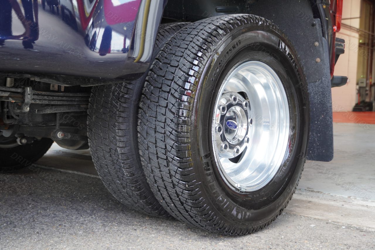 Ford Super Duty F-350 DRW XLT 4WD Crew Cab 8' Box 2025 Ford Super Duty F-350 DRW XLT 4WD Crew Cab 8' Box 2025