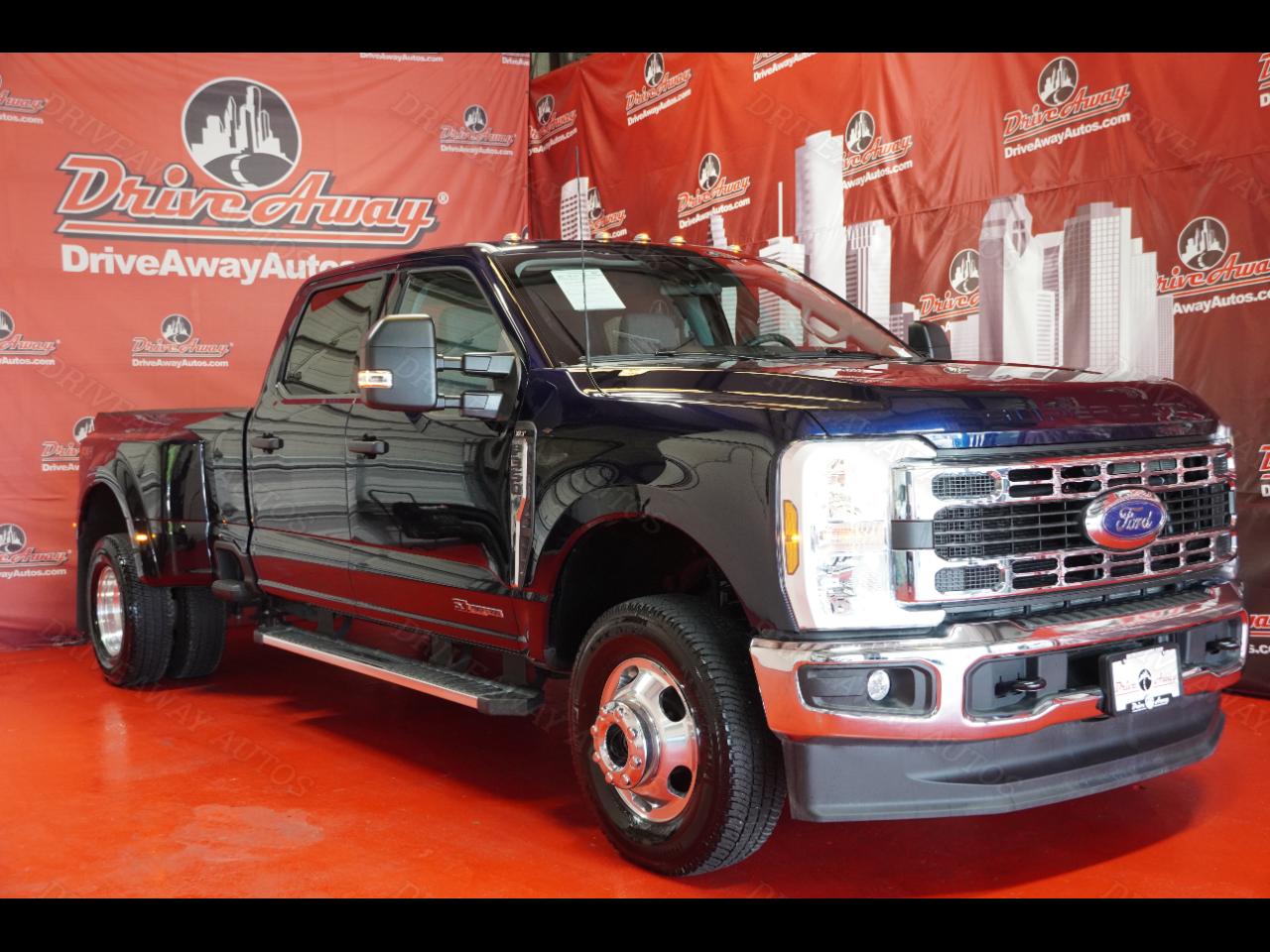 Ford Super Duty F-350 DRW XLT 4WD Crew Cab 8' Box 2025