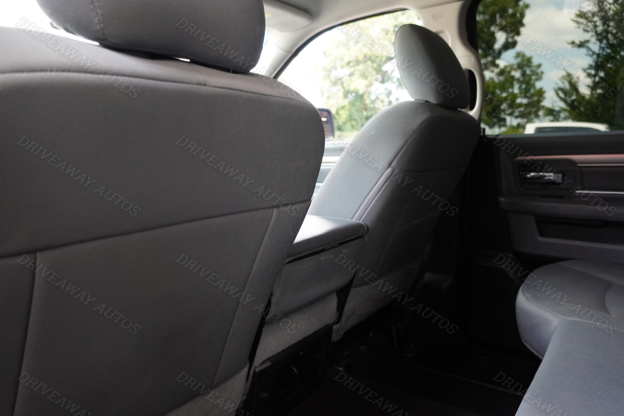 RAM 1500 Classic SLT 4x2 Crew Cab 6'4" Box 2019 RAM 1500 Classic SLT 4x2 Crew Cab 6'4" Box 2019