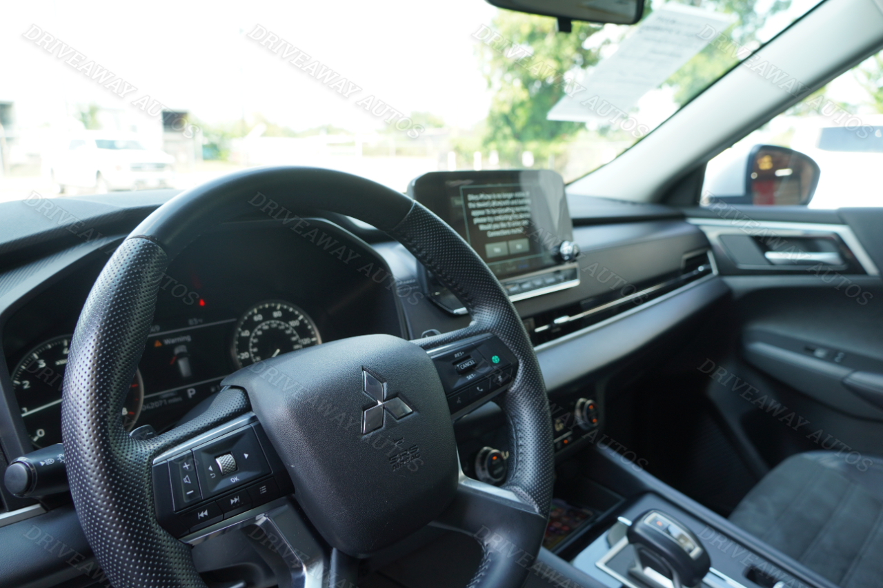 Mitsubishi Outlander SE FWD 2024 Mitsubishi Outlander SE FWD 2024