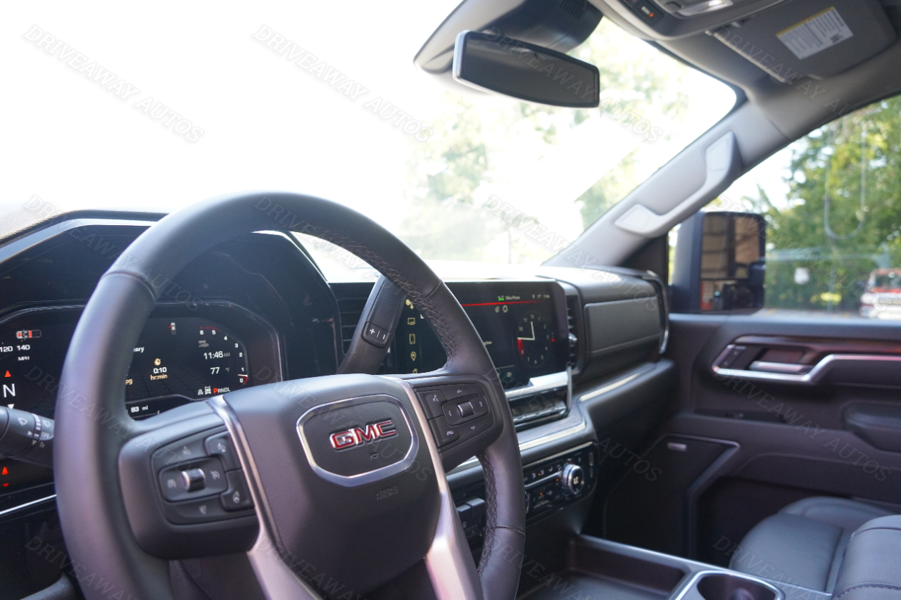 GMC Sierra 2500HD 4WD Crew Cab 159" SLT 2025 GMC Sierra 2500HD 4WD Crew Cab 159" SLT 2025