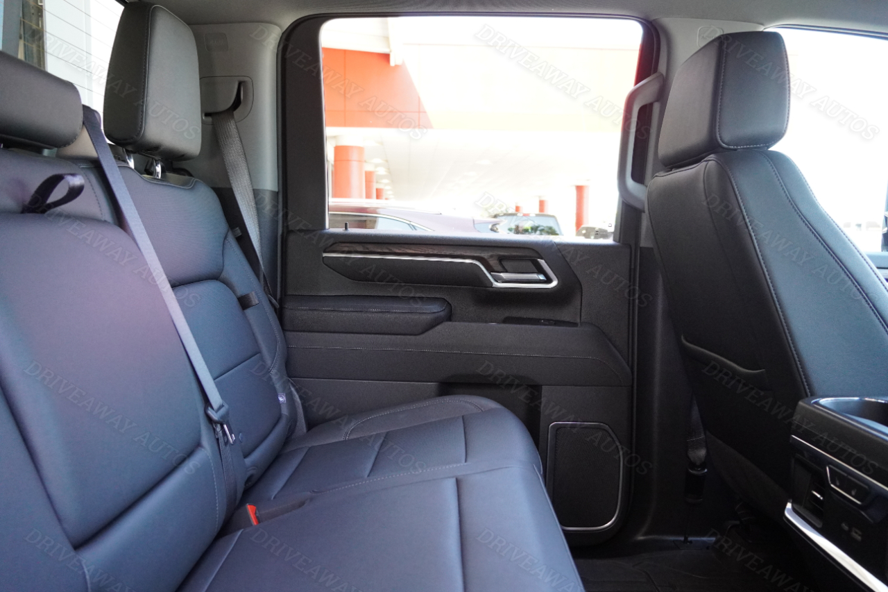 GMC Sierra 2500HD 4WD Crew Cab 159" SLT 2025 GMC Sierra 2500HD 4WD Crew Cab 159" SLT 2025