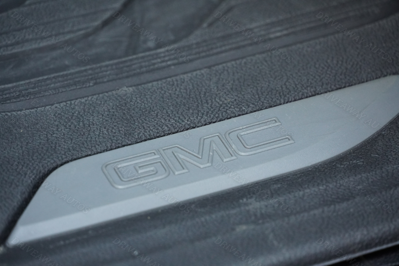 GMC Sierra 2500HD 4WD Crew Cab 159" SLT 2025 GMC Sierra 2500HD 4WD Crew Cab 159" SLT 2025