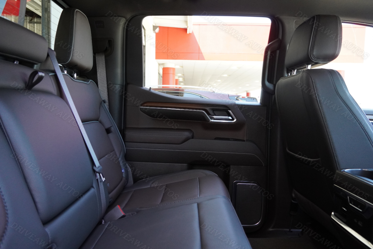 GMC Sierra 1500 4WD Crew Cab 147" Denali 2024 GMC Sierra 1500 4WD Crew Cab 147" Denali 2024