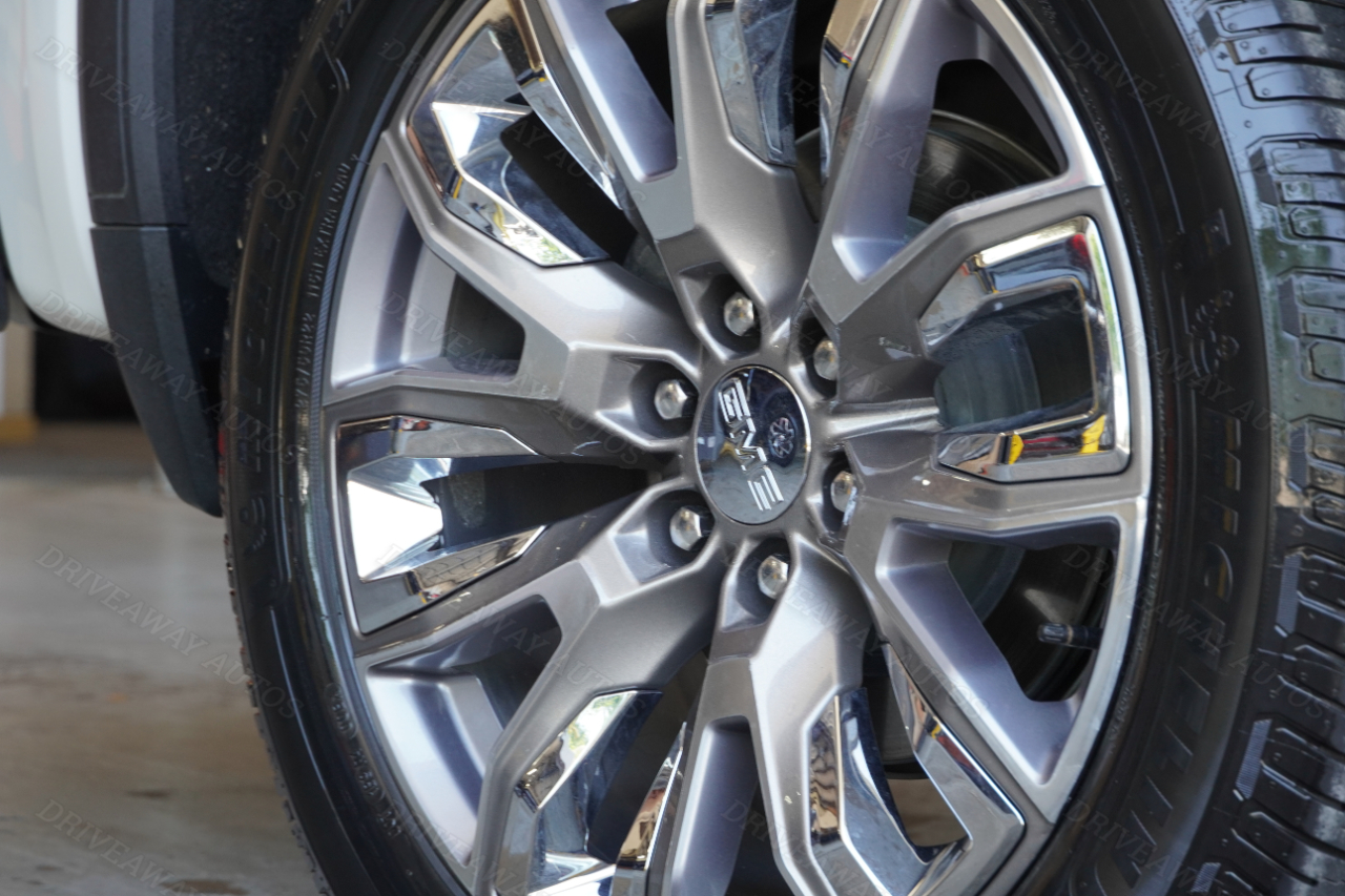 GMC Sierra 1500 4WD Crew Cab 147" Denali 2024 GMC Sierra 1500 4WD Crew Cab 147" Denali 2024