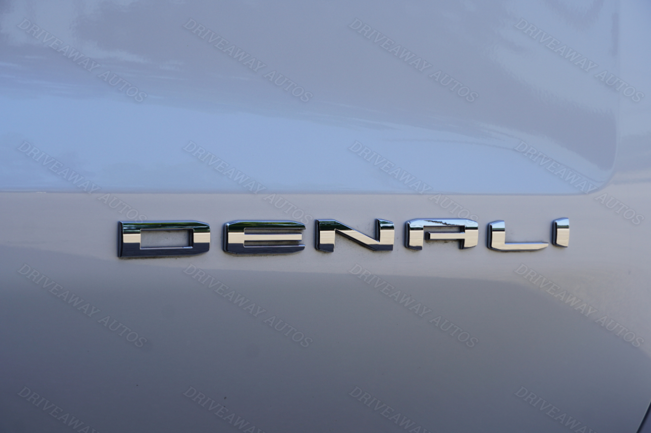 GMC Sierra 1500 4WD Crew Cab 147" Denali 2024 GMC Sierra 1500 4WD Crew Cab 147" Denali 2024