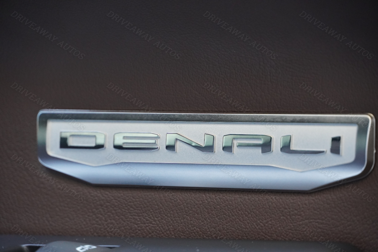 GMC Sierra 1500 4WD Crew Cab 147" Denali 2024 GMC Sierra 1500 4WD Crew Cab 147" Denali 2024