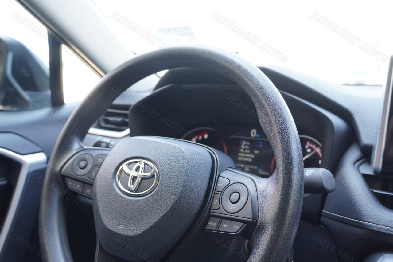 Toyota RAV4 LE FWD (Natl) 2024 Toyota RAV4 LE FWD (Natl) 2024