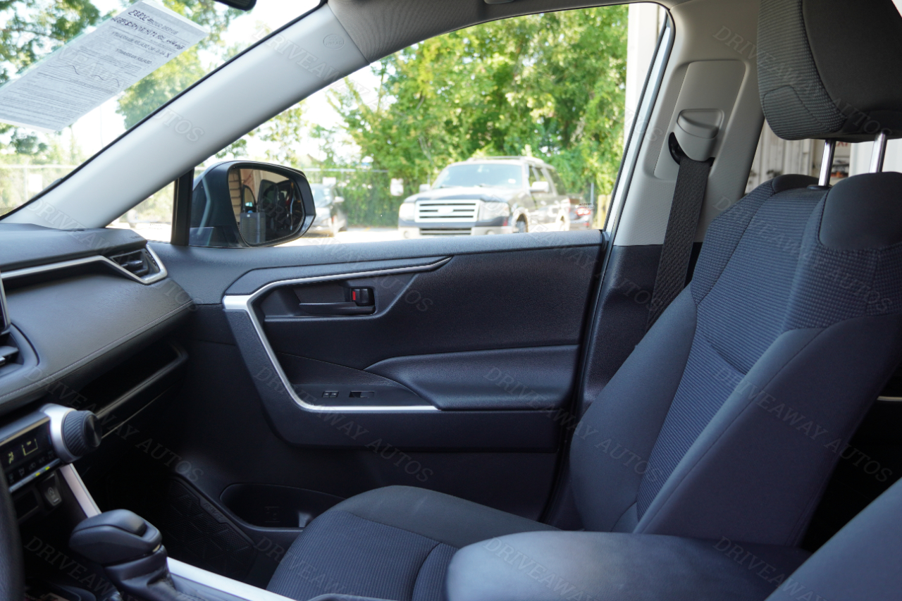 Toyota RAV4 LE FWD (Natl) 2024 Toyota RAV4 LE FWD (Natl) 2024