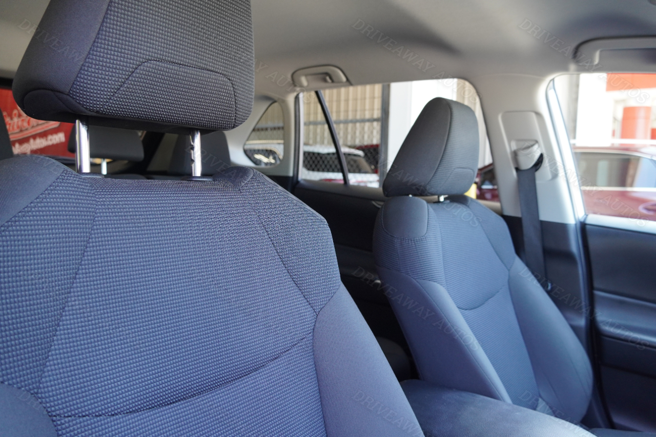 Toyota RAV4 LE FWD (Natl) 2024 Toyota RAV4 LE FWD (Natl) 2024