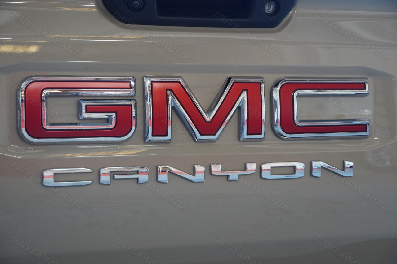 GMC Canyon 2WD Crew Cab Elevation 2024 GMC Canyon 2WD Crew Cab Elevation 2024