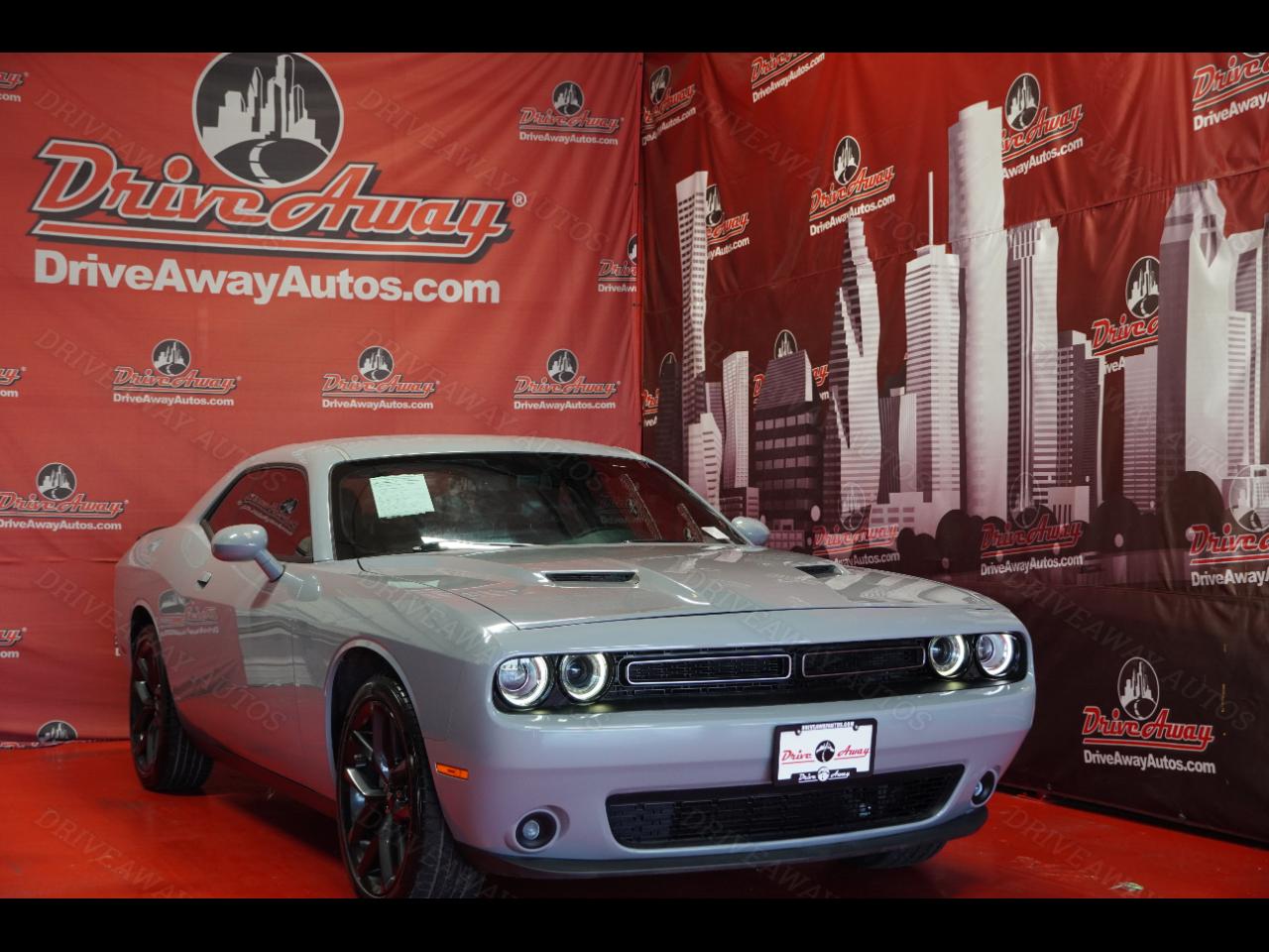 Dodge Challenger SXT RWD 2022