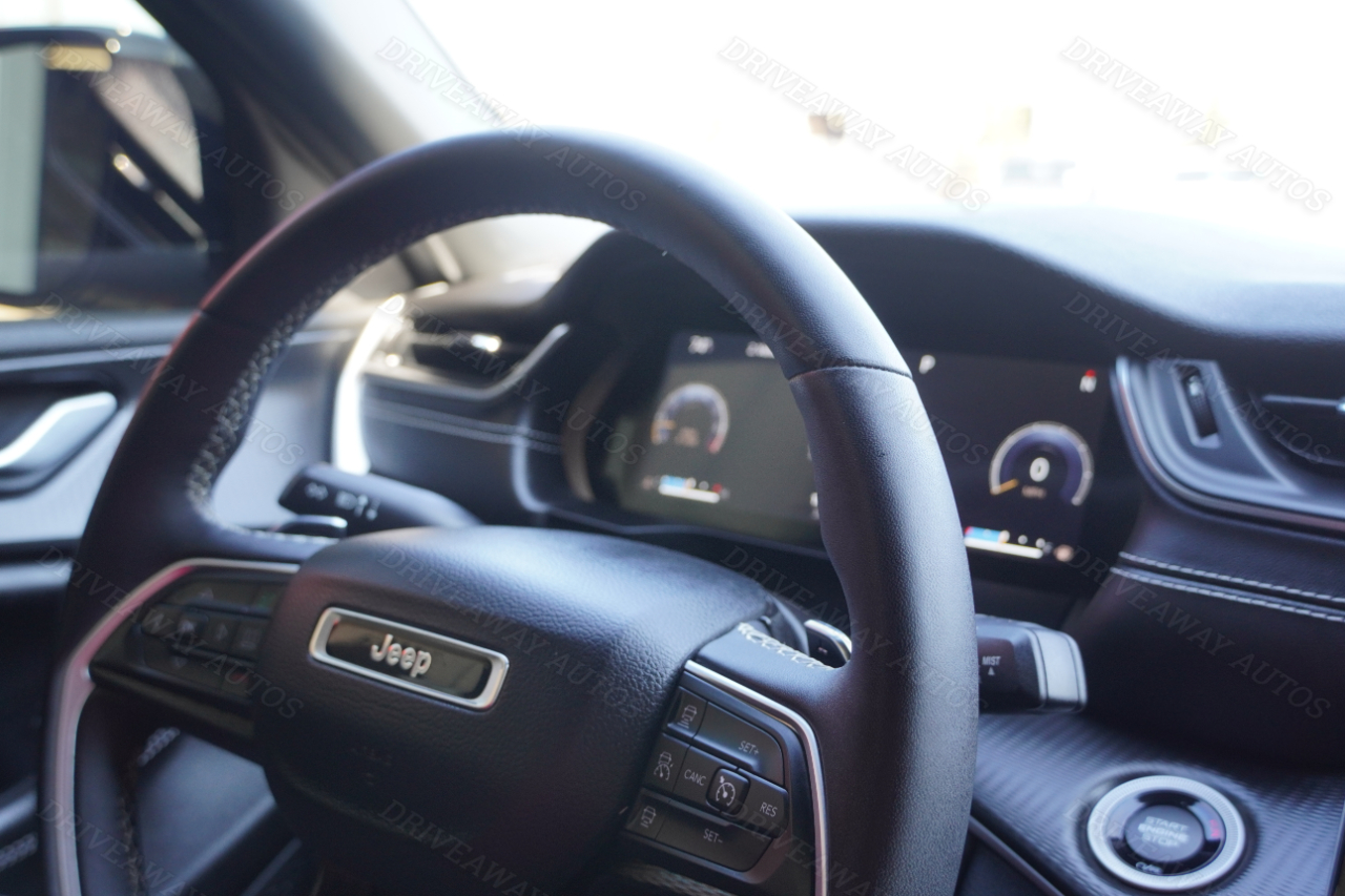 Jeep Grand Cherokee L Altitude 4x4 2023 Jeep Grand Cherokee L Altitude 4x4 2023