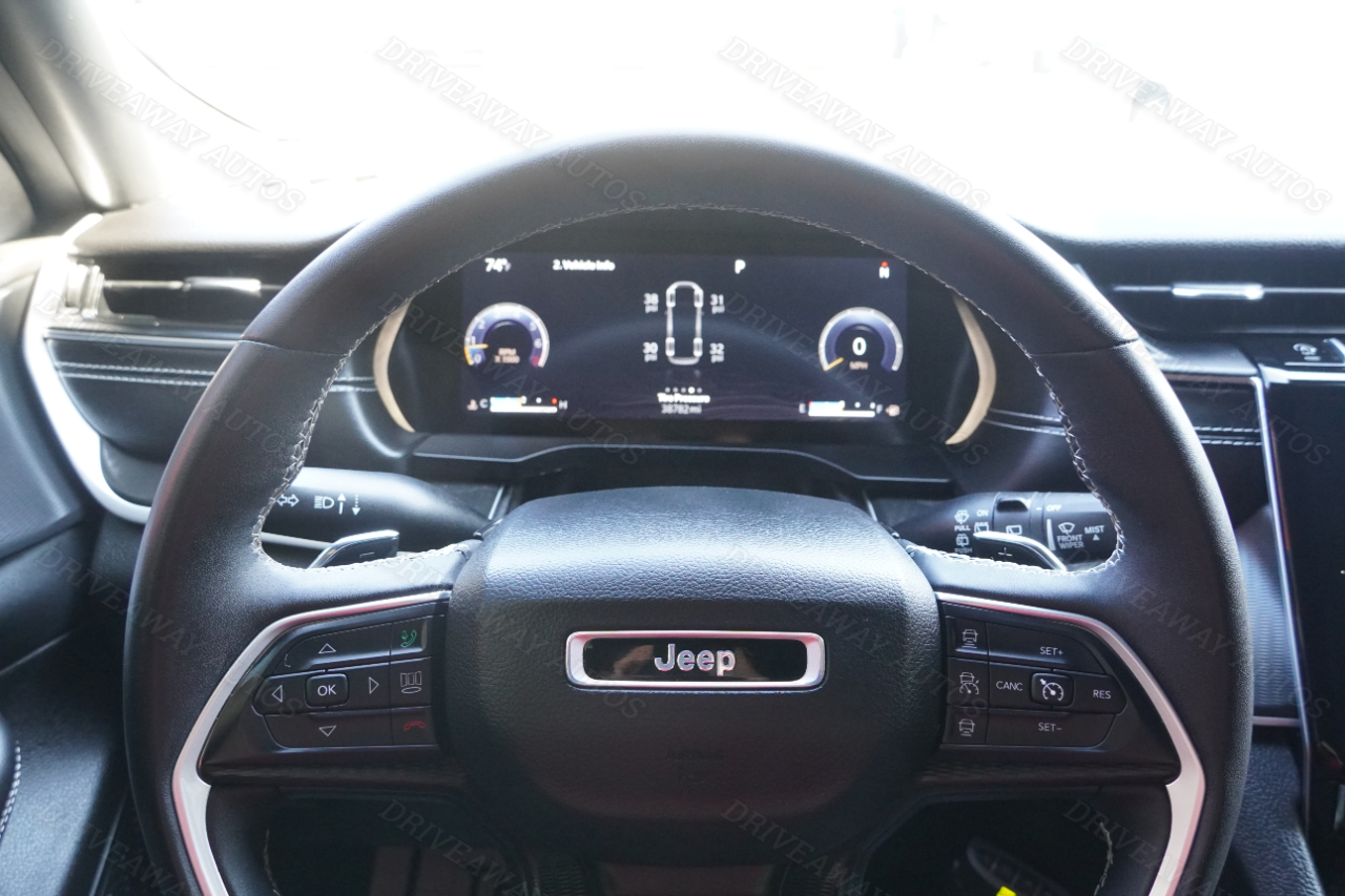 Jeep Grand Cherokee L Altitude 4x4 2023 Jeep Grand Cherokee L Altitude 4x4 2023