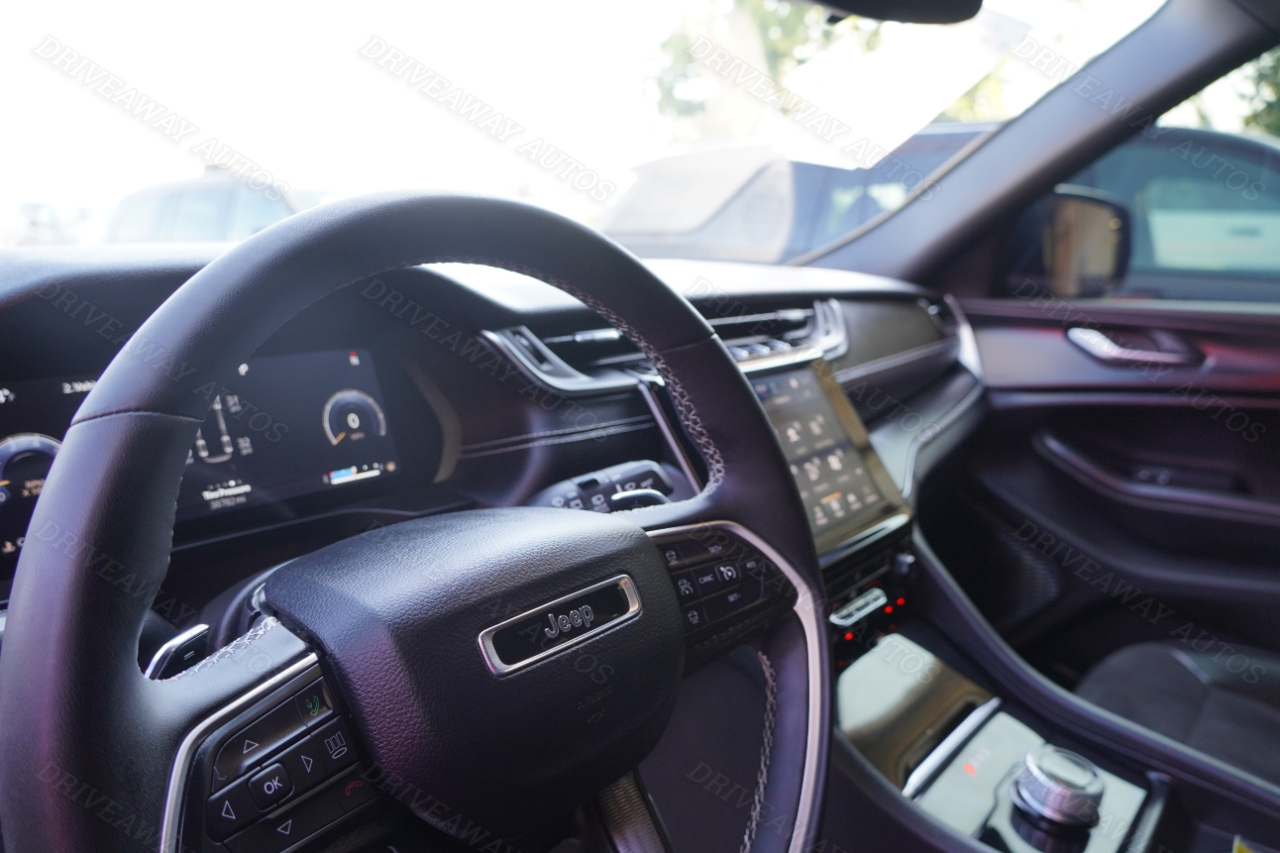 Jeep Grand Cherokee L Altitude 4x4 2023 Jeep Grand Cherokee L Altitude 4x4 2023