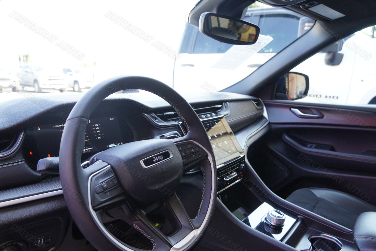 Jeep Grand Cherokee L Altitude 4x4 2024 Jeep Grand Cherokee L Altitude 4x4 2024