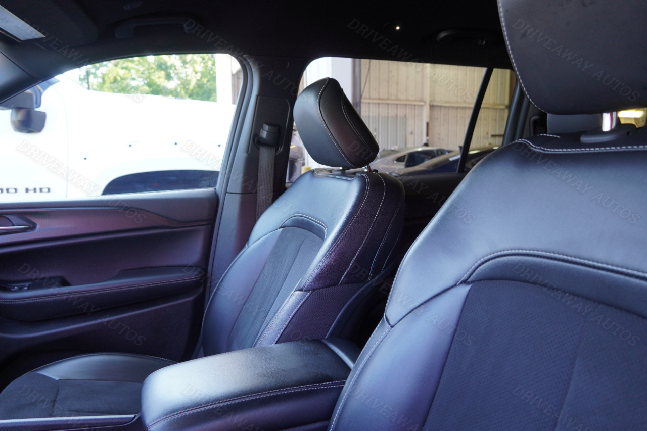 Jeep Grand Cherokee L Altitude 4x4 2024 Jeep Grand Cherokee L Altitude 4x4 2024