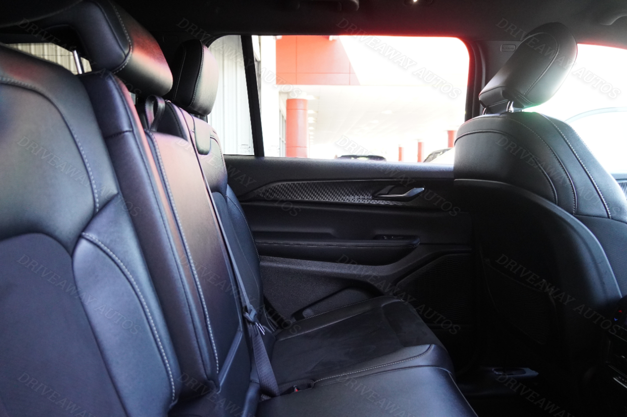 Jeep Grand Cherokee L Altitude 4x4 2024 Jeep Grand Cherokee L Altitude 4x4 2024