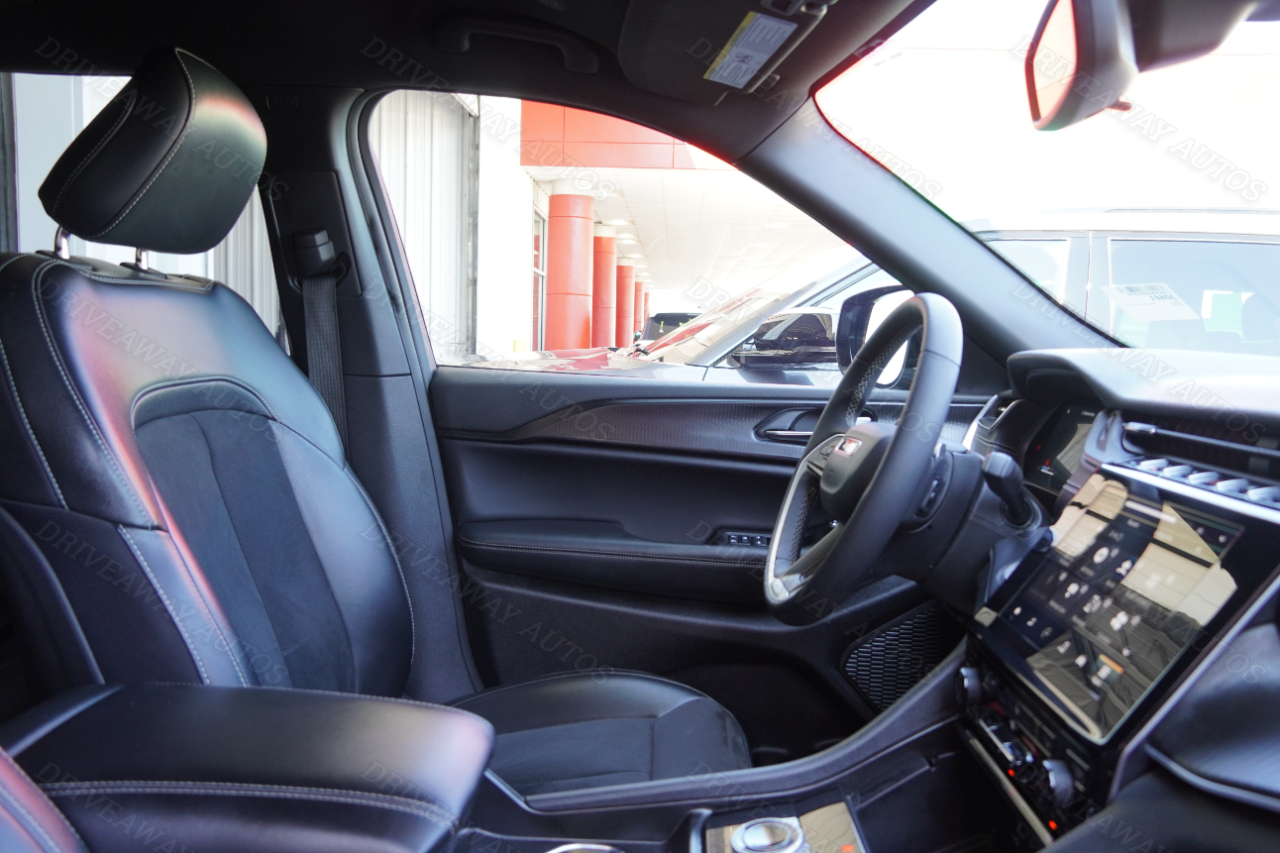 Jeep Grand Cherokee L Altitude 4x4 2024 Jeep Grand Cherokee L Altitude 4x4 2024