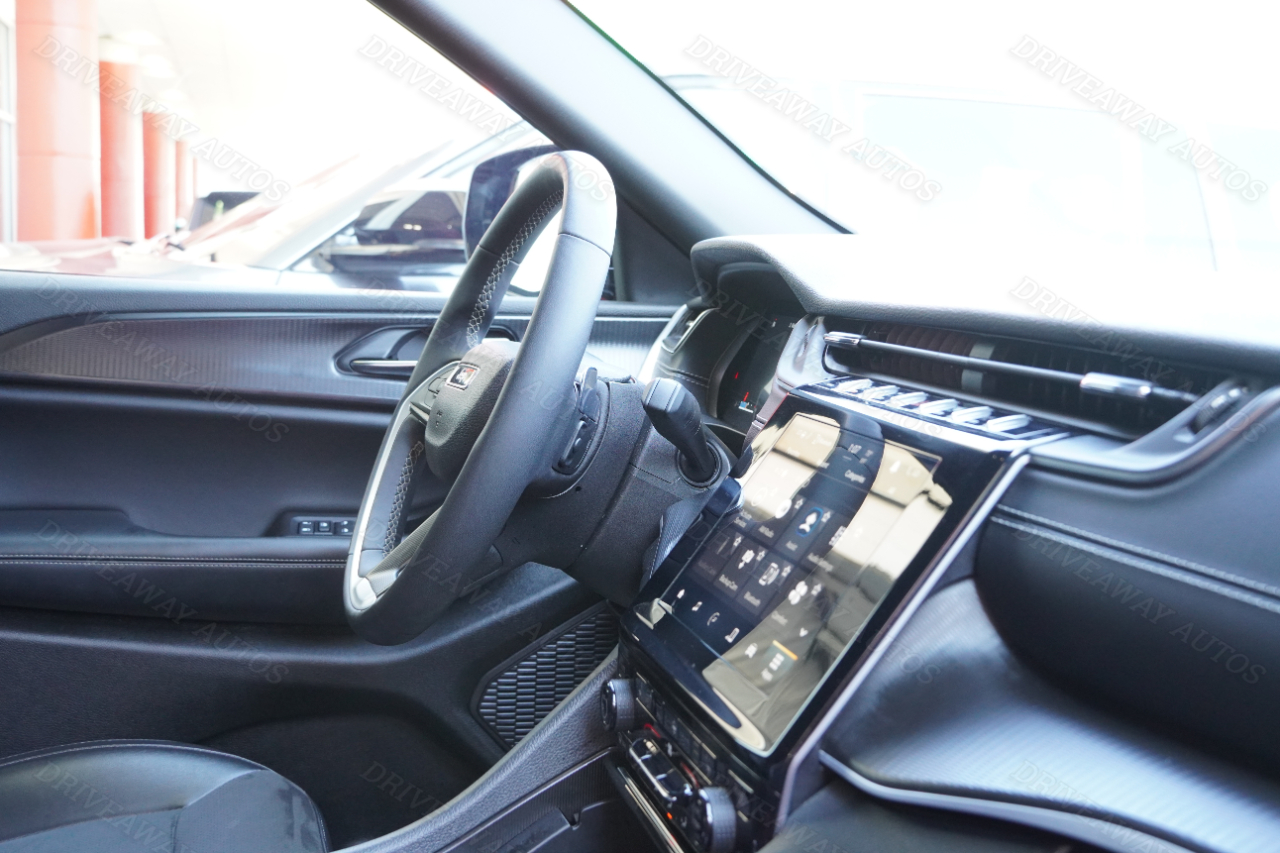 Jeep Grand Cherokee L Altitude 4x4 2024 Jeep Grand Cherokee L Altitude 4x4 2024