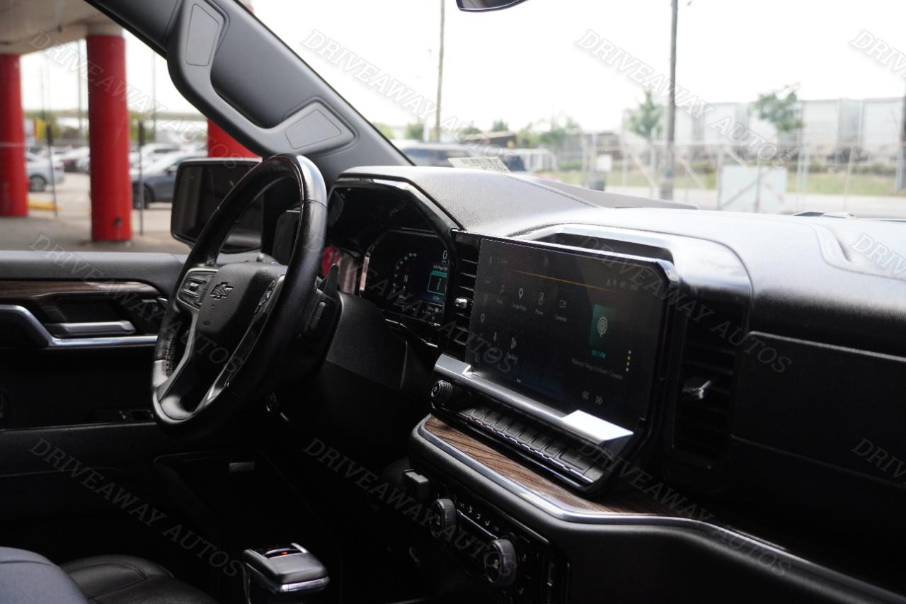 Chevrolet Silverado 1500 4WD Crew Cab 147" RST 2023