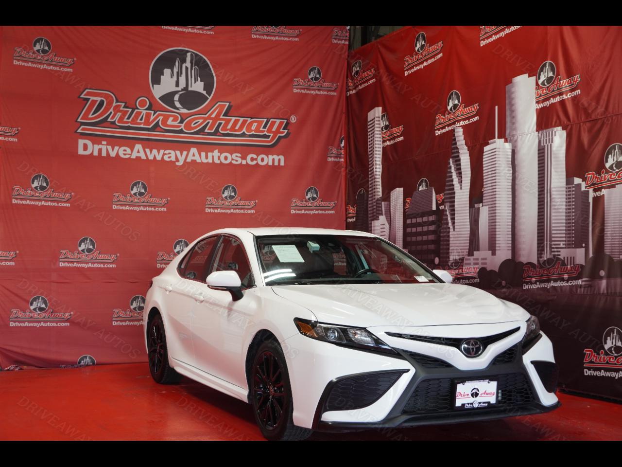 2023 Toyota Camry Hybrid SE Nightshade CVT (Natl)