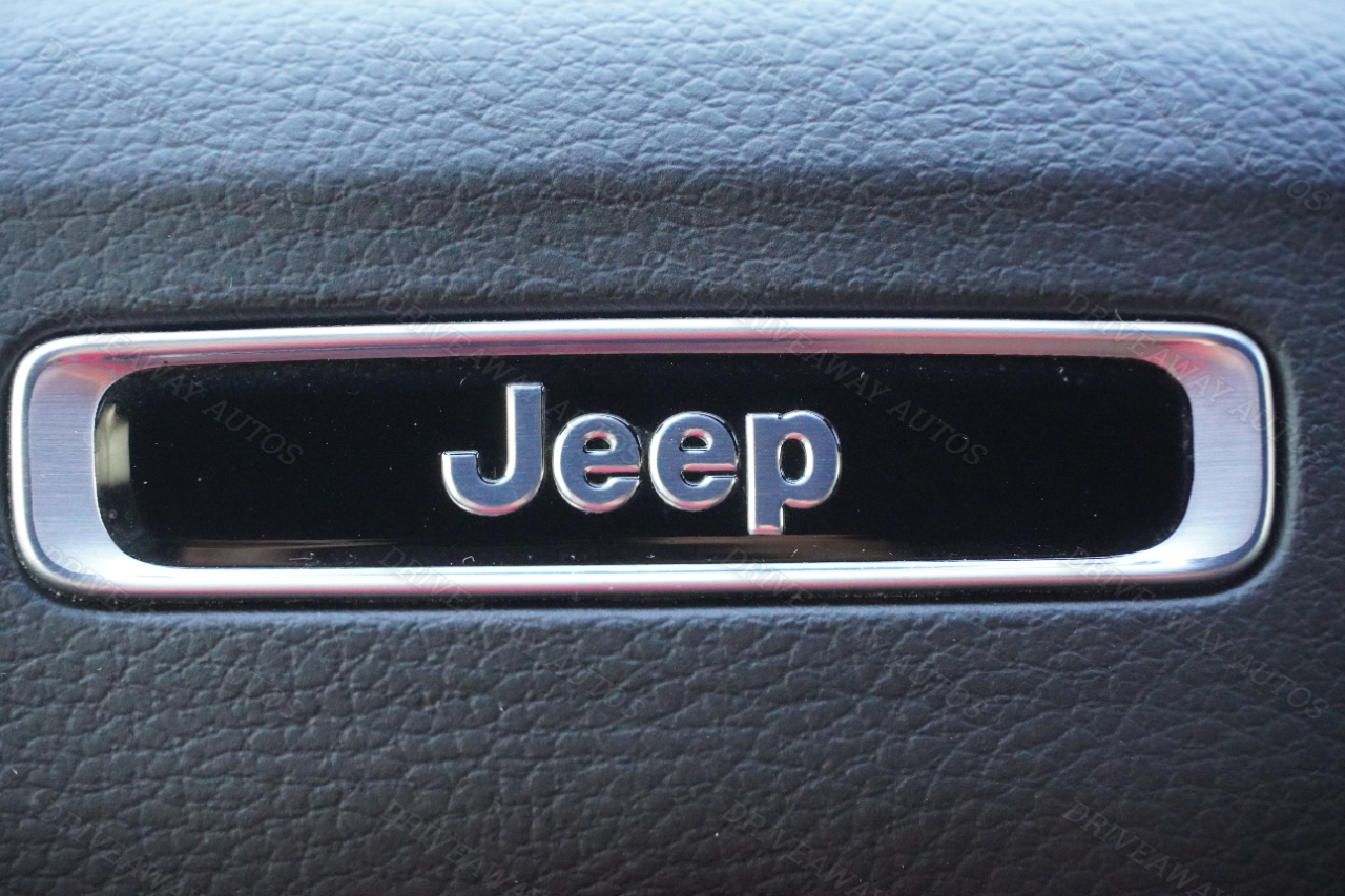 Jeep Grand Cherokee L Altitude 4x4 2024 Jeep Grand Cherokee L Altitude 4x4 2024