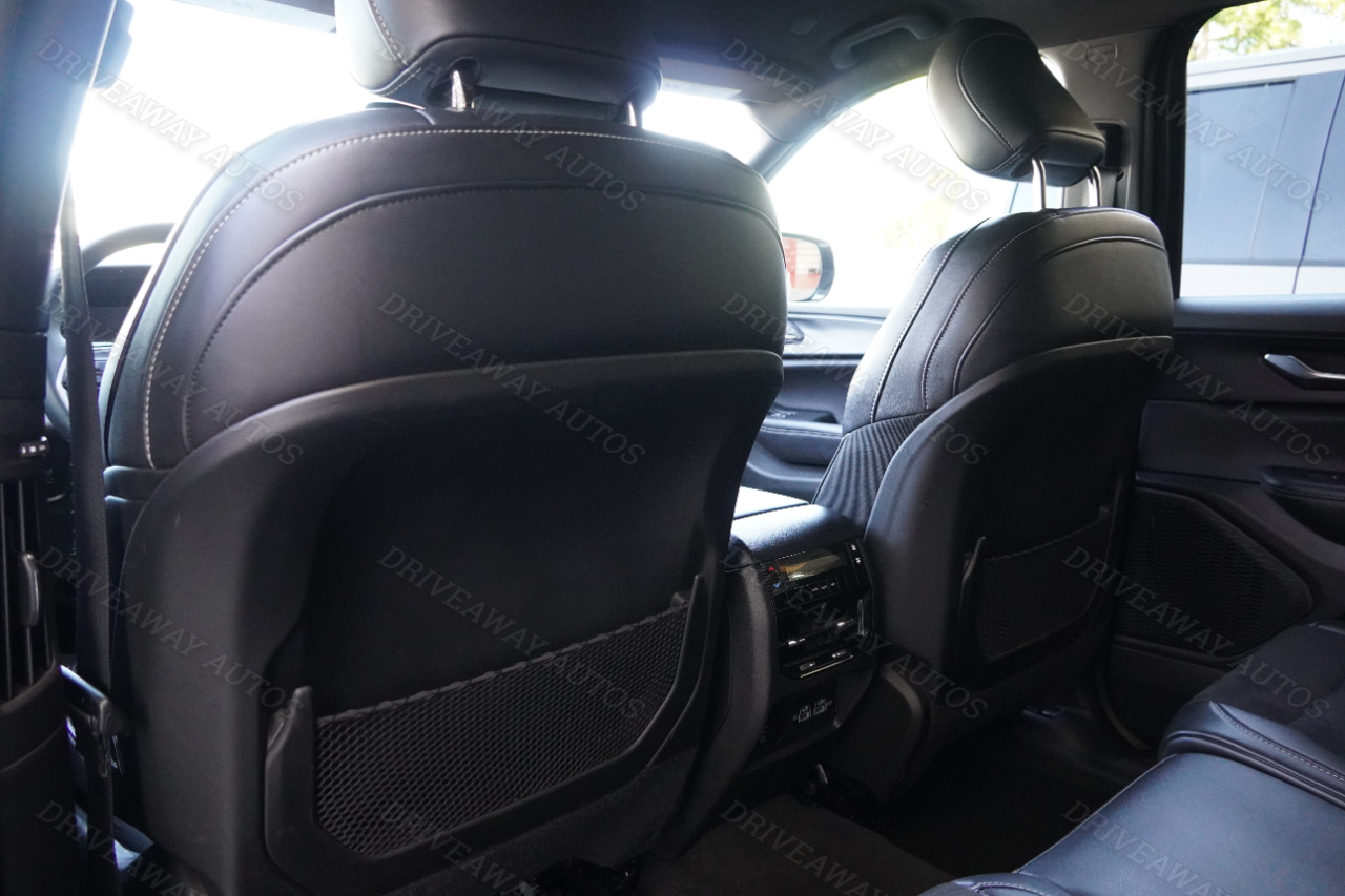 Jeep Grand Cherokee L Altitude 4x4 2024 Jeep Grand Cherokee L Altitude 4x4 2024