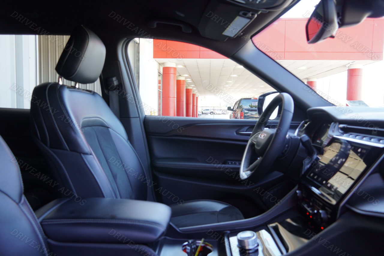 Jeep Grand Cherokee L Altitude 4x4 2024 Jeep Grand Cherokee L Altitude 4x4 2024