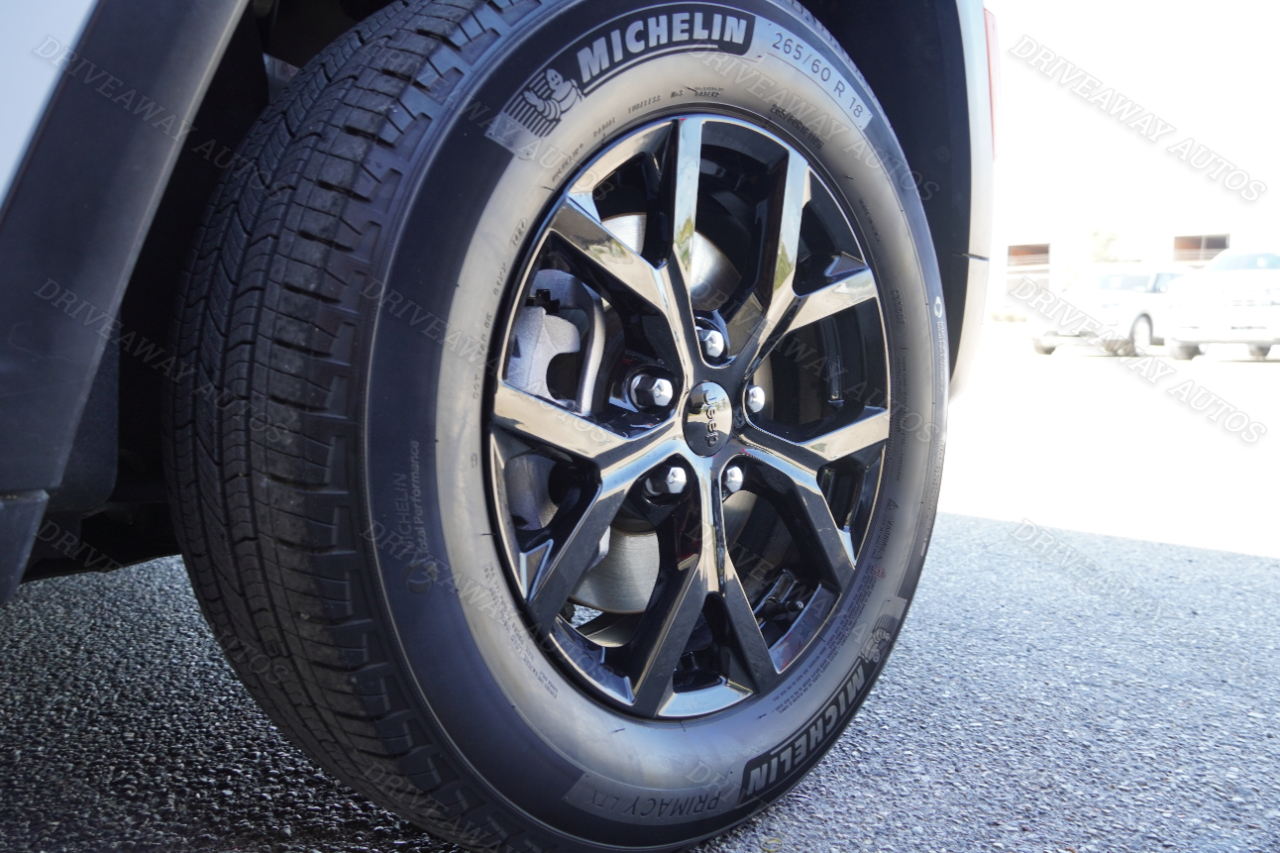 Jeep Grand Cherokee L Altitude 4x4 2024 Jeep Grand Cherokee L Altitude 4x4 2024