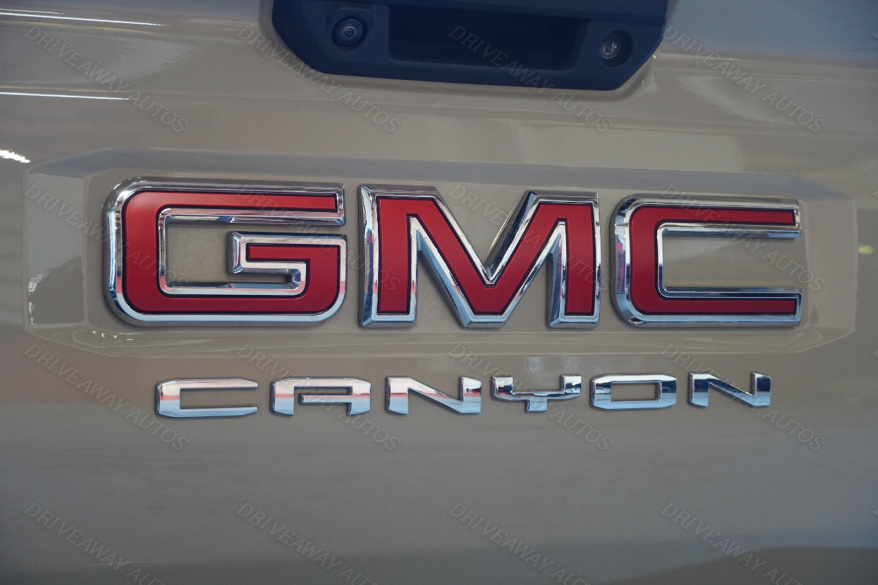 GMC Canyon 4WD Crew Cab AT4 2023 GMC Canyon 4WD Crew Cab AT4 2023