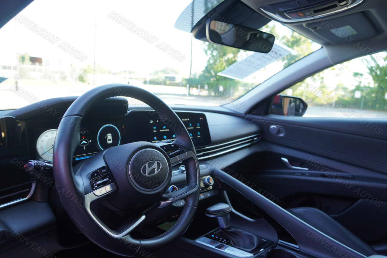 Hyundai Elantra Limited IVT 2024 Hyundai Elantra Limited IVT 2024