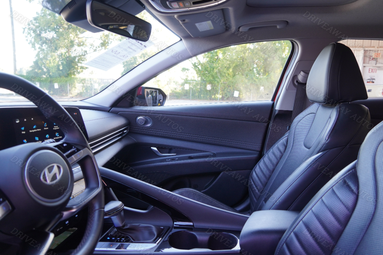 Hyundai Elantra Limited IVT 2024 Hyundai Elantra Limited IVT 2024