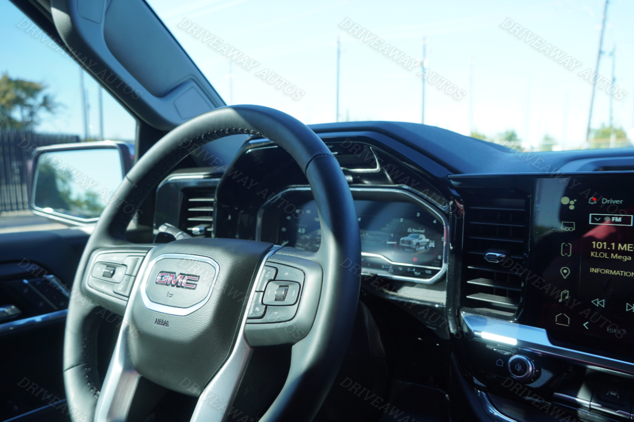 GMC Sierra 1500 4WD Crew Cab 147" SLT 2024