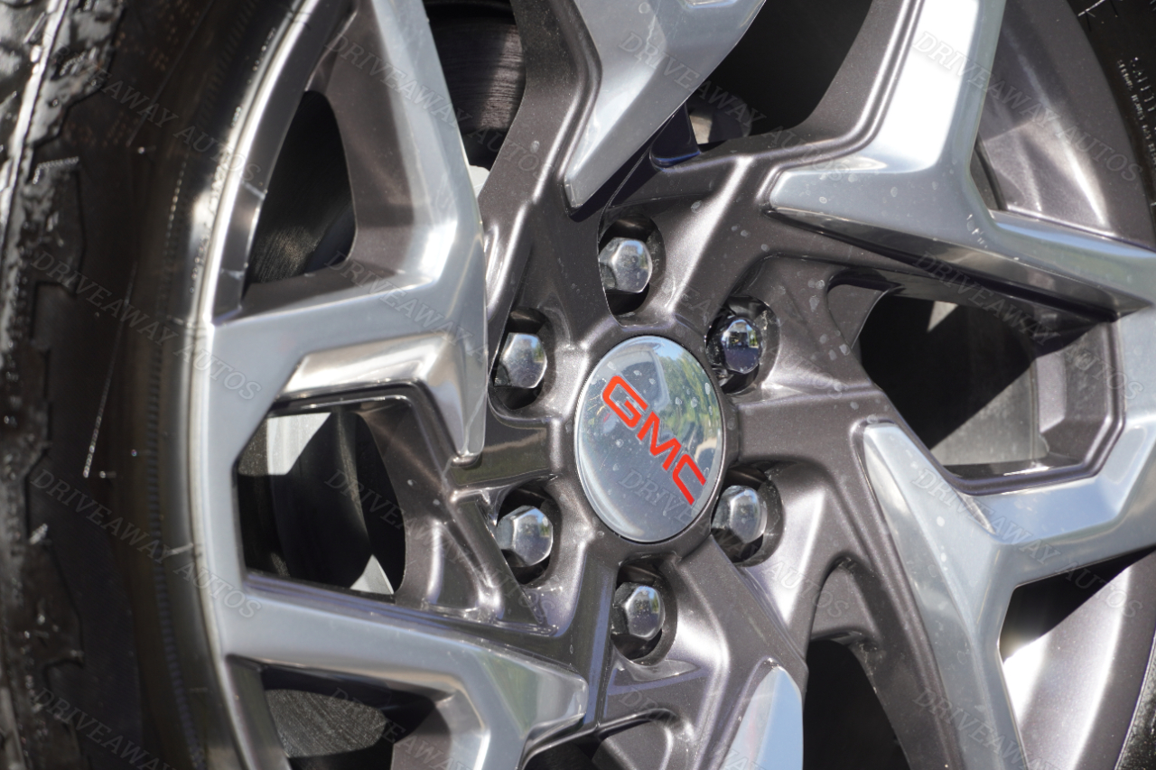 GMC Sierra 1500 4WD Crew Cab 147" SLT 2024