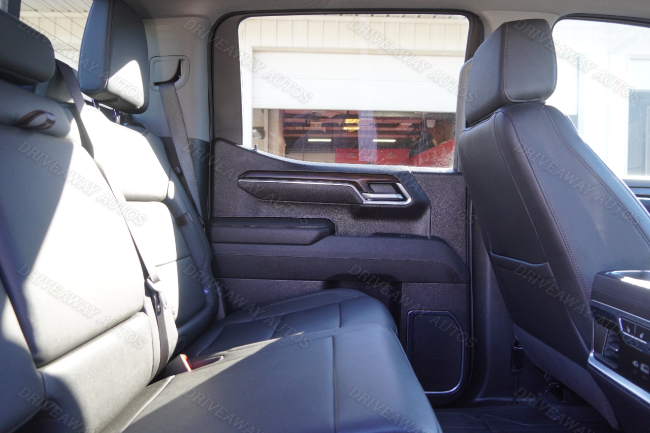 GMC Sierra 1500 4WD Crew Cab 147" SLT 2024