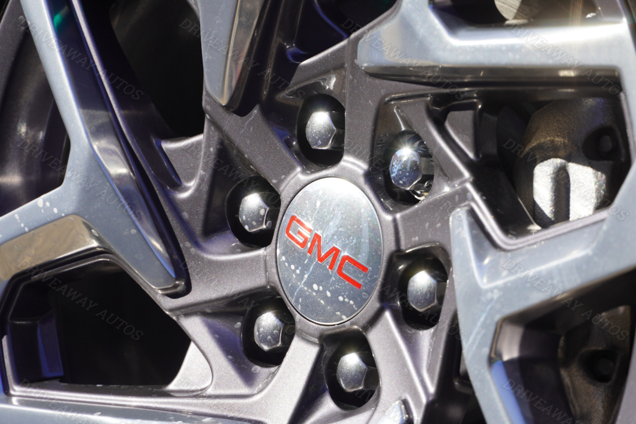 GMC Sierra 1500 4WD Crew Cab 147" SLT 2024