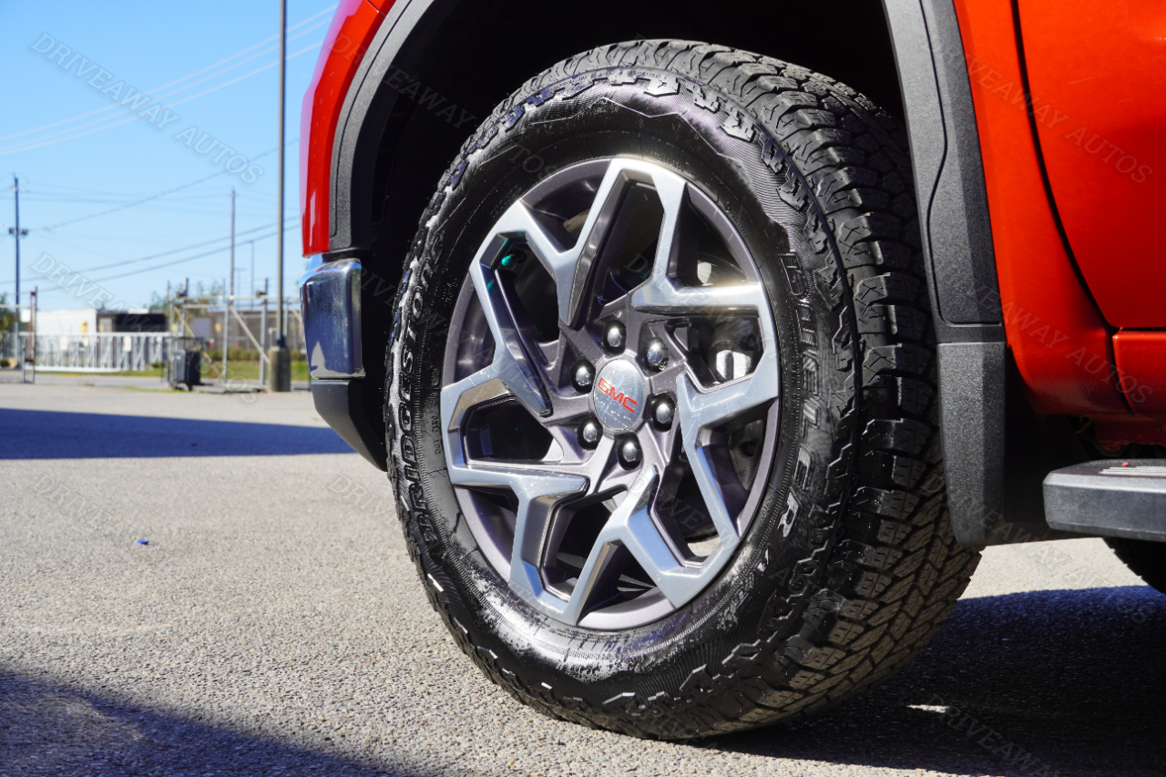 GMC Sierra 1500 4WD Crew Cab 147" SLT 2024