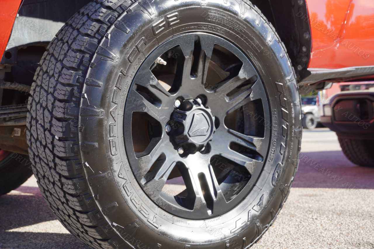 Toyota Tacoma 2WD SR5 Double Cab 5' Bed I4 AT (Natl) 2021