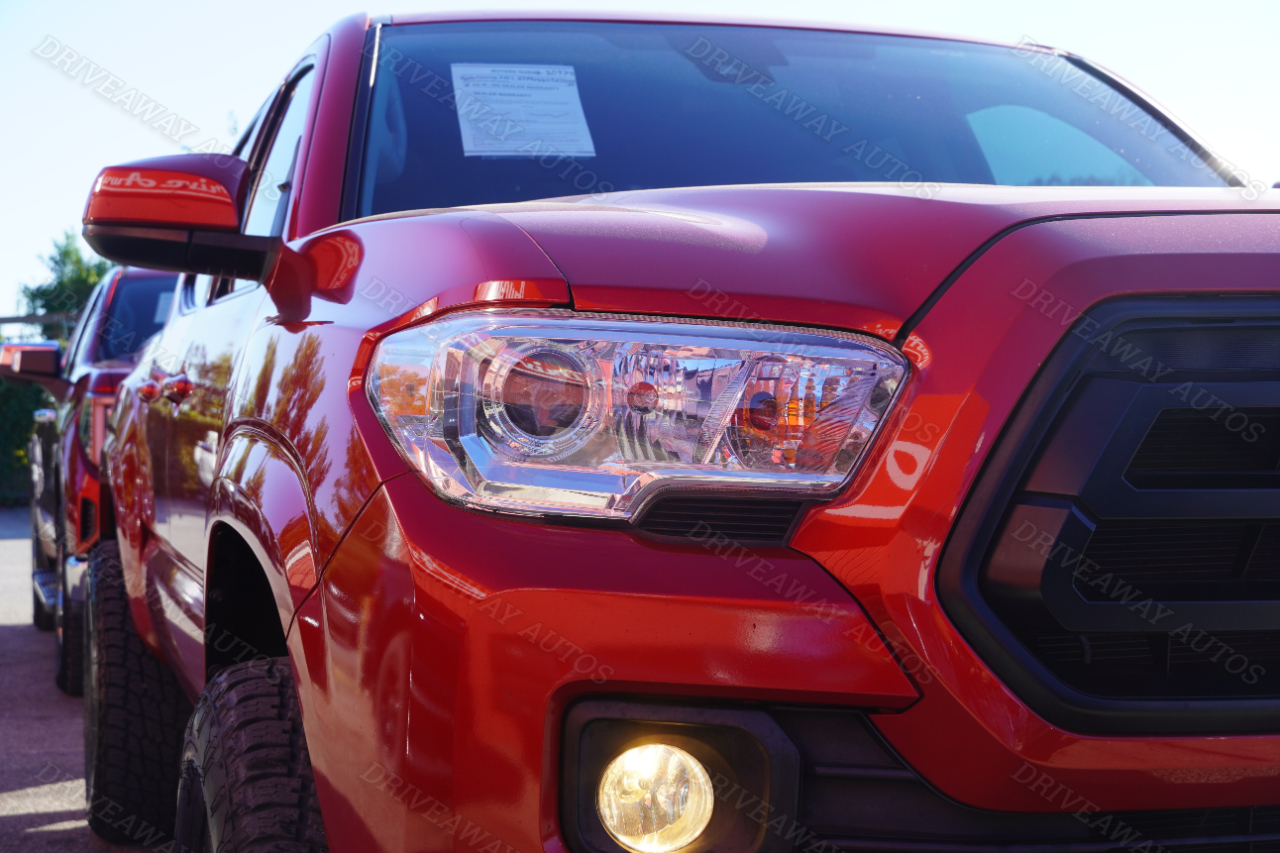 Toyota Tacoma 2WD SR5 Double Cab 5' Bed I4 AT (Natl) 2021