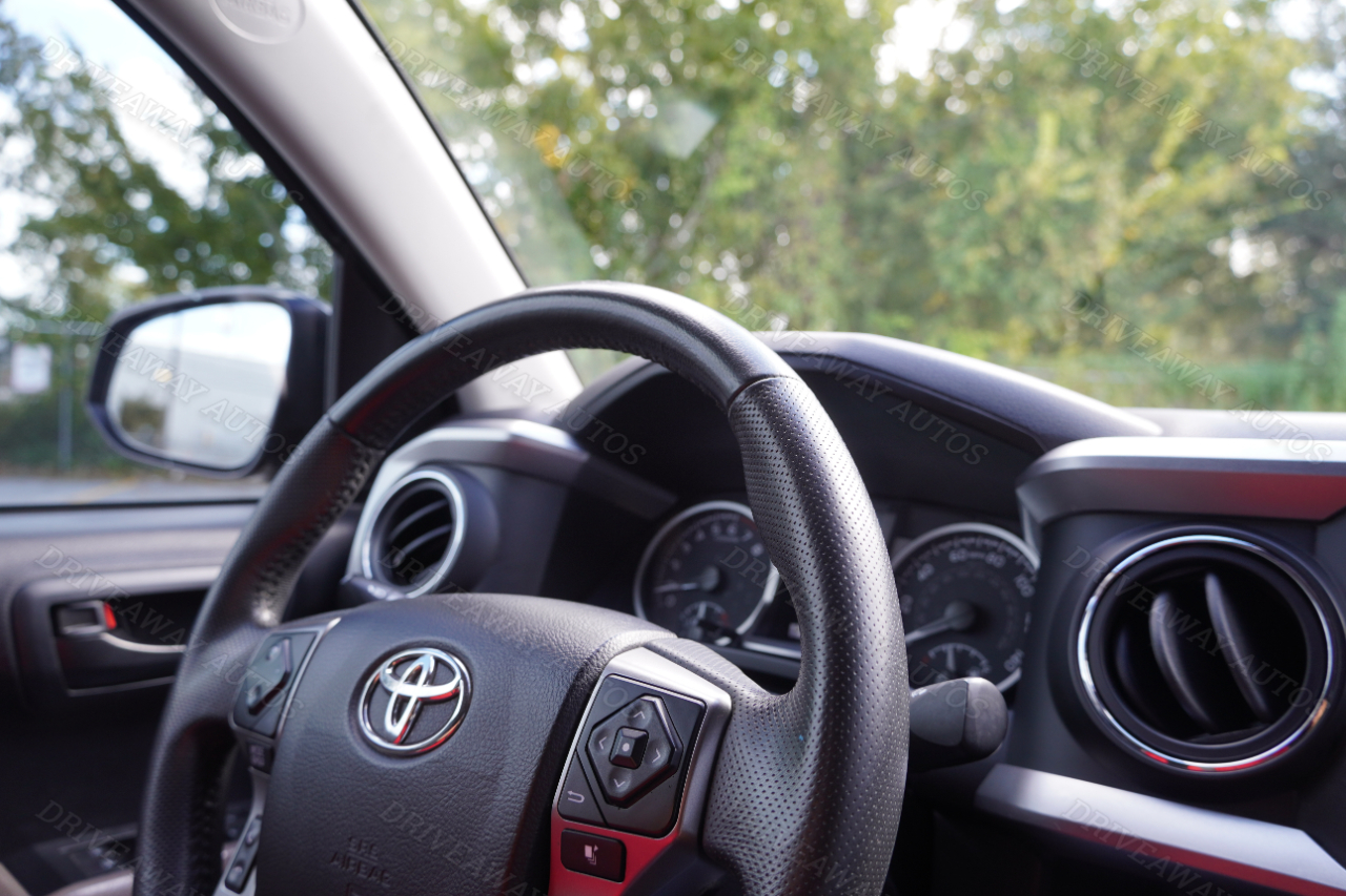 Toyota Tacoma 2WD TRD Off Road Double Cab 5' Bed V6 AT (Natl) 2021