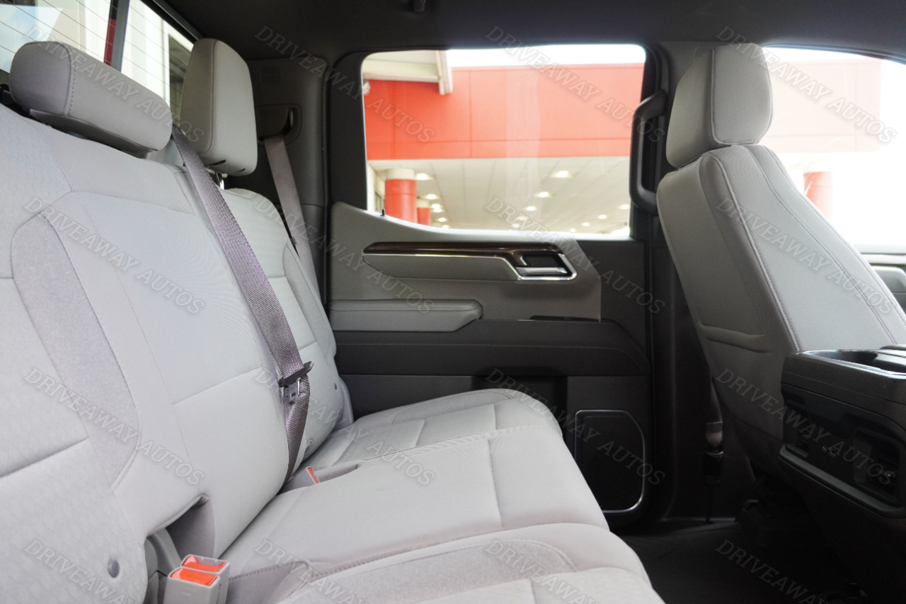 Chevrolet Silverado 1500 4WD Crew Cab 147" LT w/1LT 2023