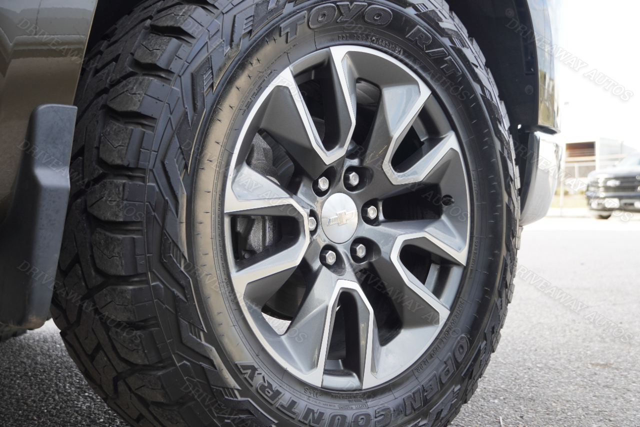 Chevrolet Silverado 1500 4WD Crew Cab 147" LT w/1LT 2023