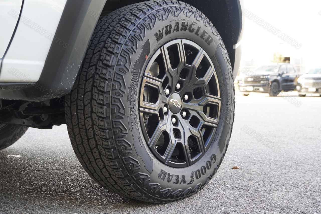 Chevrolet Colorado 4WD Crew Cab Trail Boss 2024