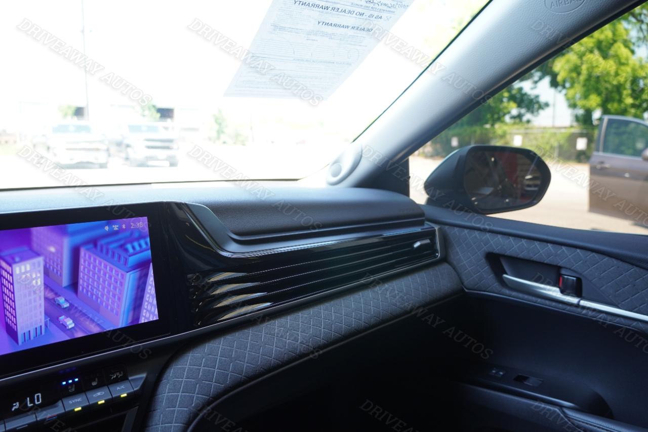 Toyota Camry XLE (Natl) 2025