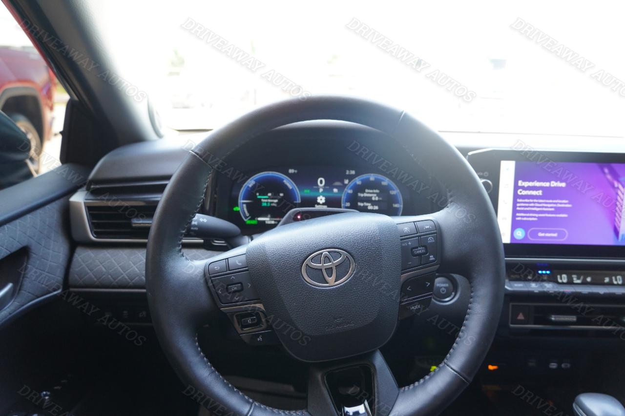 Toyota Camry XLE (Natl) 2025