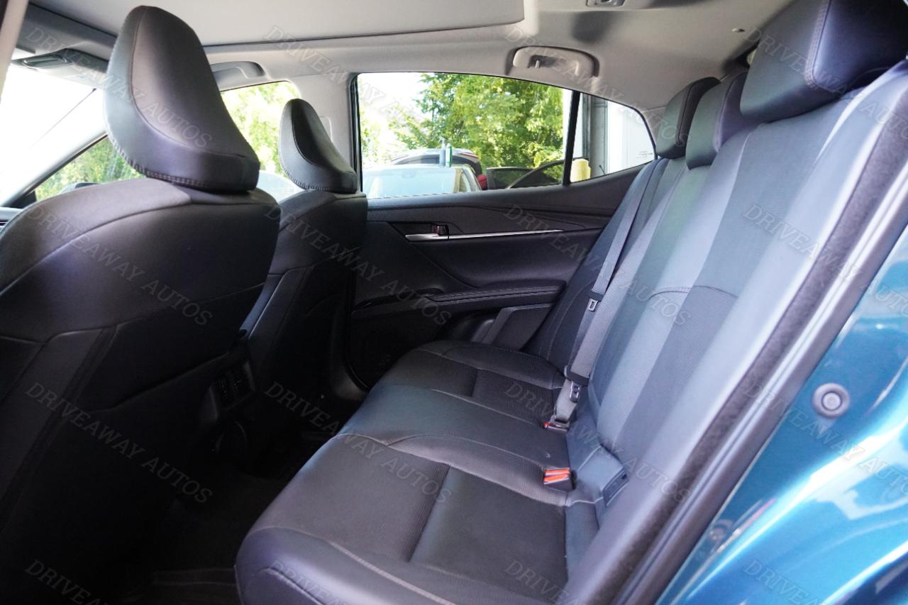 Toyota Camry XLE (Natl) 2025