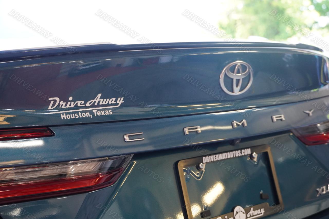 Toyota Camry XLE (Natl) 2025