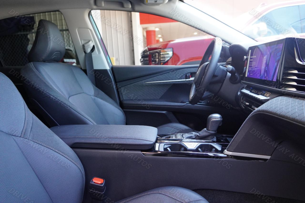 Toyota Camry XLE (Natl) 2025